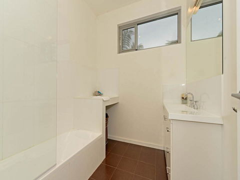 Cloudy Bay Lagoon Estate - Sydney 4u 15