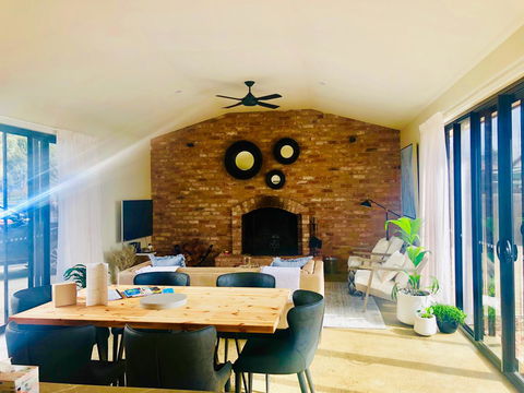 EMBRACING EVANDALE - Hosted By L'Abode Accommodation - Sydney 4u 1