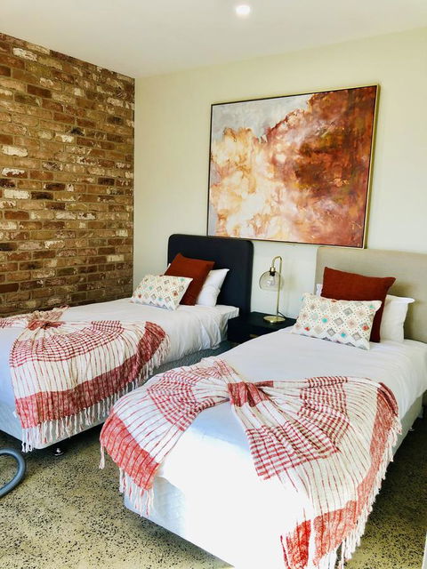 EMBRACING EVANDALE - Hosted By L'Abode Accommodation - Sydney 4u 4