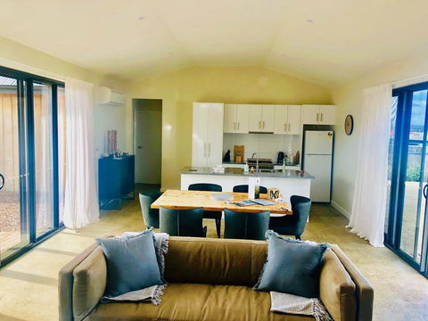 EMBRACING EVANDALE - Hosted By L'Abode Accommodation - Sydney 4u 2