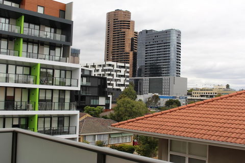 Poplar Box Hill Apartment - Sydney 4u 1