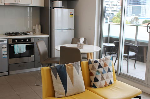 Poplar Box Hill Apartment - Sydney 4u 2