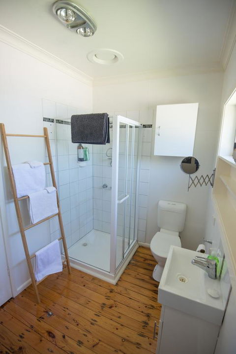 Flora Hill Creek Views - Sydney 4u 3