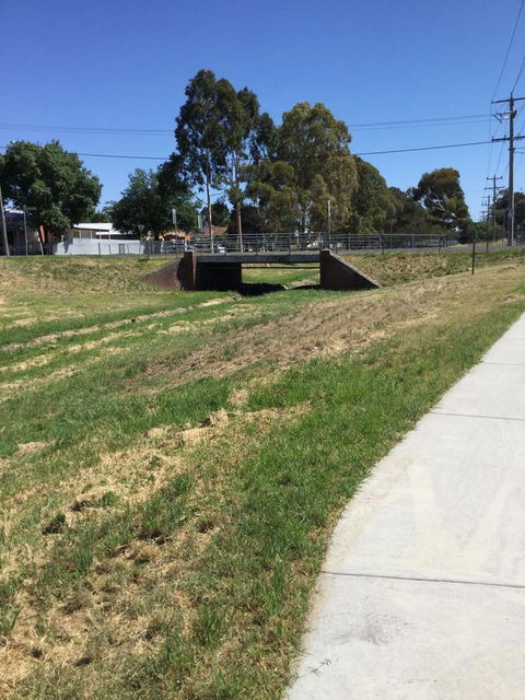 Flora Hill Creek Views - Sydney 4u 19