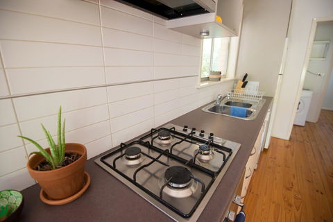 Flora Hill Creek Views - Sydney 4u 9