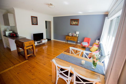 Flora Hill Creek Views - Sydney 4u 0