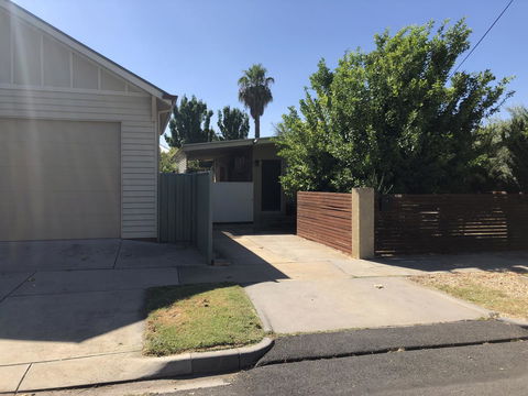 Flora Hill Creek Views - Sydney 4u 14