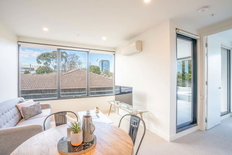 Poplar Apartments - Sydney 4u 6