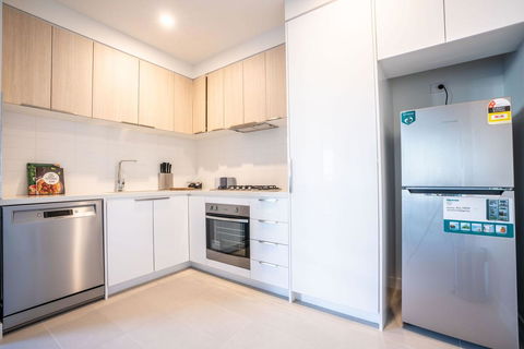 Poplar Apartments - Sydney 4u 24