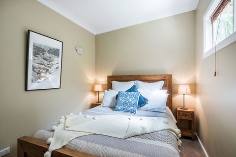 Avalon House - Sydney 4u 11