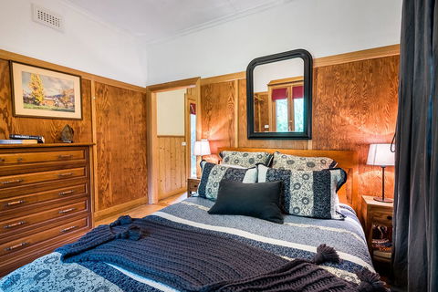Avalon House - Sydney 4u 2