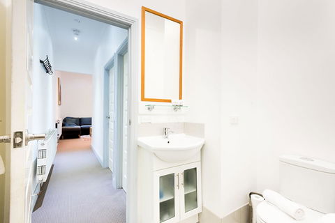 Avalon House - Sydney 4u 33