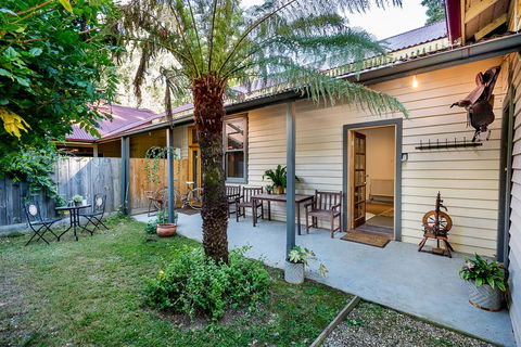 Avalon House - Sydney 4u 22