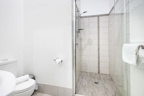 Avalon House - Sydney 4u 36