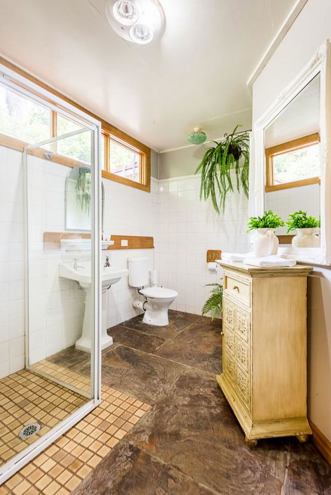 Avalon House - Sydney 4u 21