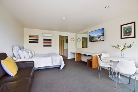 Lorne Bay View Motel - Sydney 4u 24