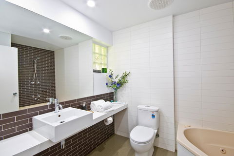 Lorne Bay View Motel - Sydney 4u 17