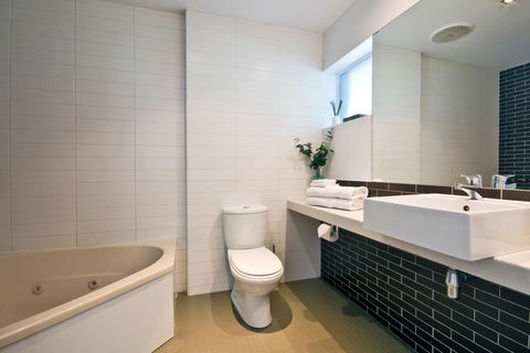 Lorne Bay View Motel - Sydney 4u 6