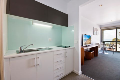 Lorne Bay View Motel - Sydney 4u 7