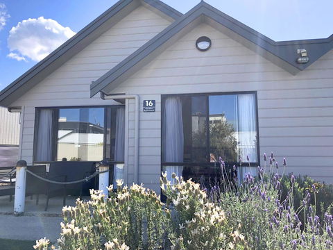 Apollo Bay Waterfront Motor Inn - Sydney 4u 20