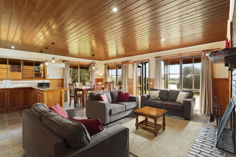 Apollo Bay Cottages - Sydney 4u 2
