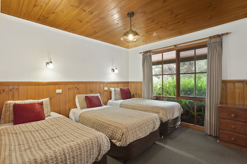 Apollo Bay Cottages - Sydney 4u 3