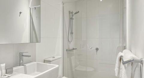 Experience Platinum Hotel Apartments - Sydney 4u 24