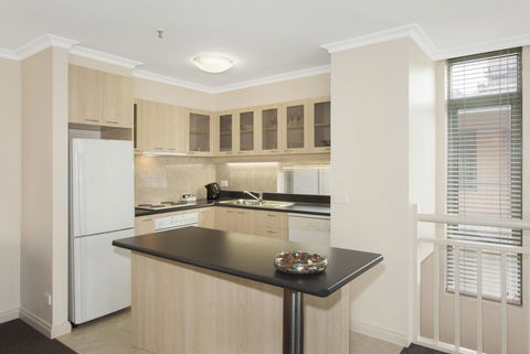 Melbourne Metropole Central Official - Sydney 4u 16