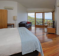 Chris's Beacon Point Restaurant  Villas - Sydney 4u