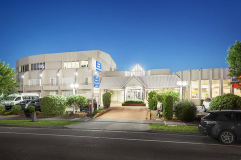 Ciloms Airport Lodge - Accommodation Sydney 0