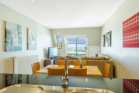 Deep Blue Hotel & Hot Springs - Accommodation Sydney 44