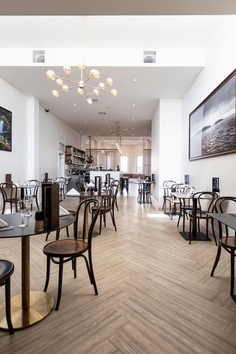 Deep Blue Hotel & Hot Springs - Accommodation Sydney 4