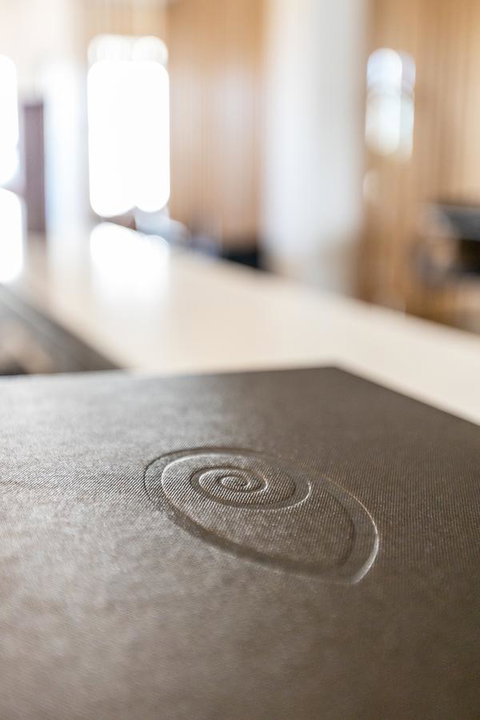 Deep Blue Hotel & Hot Springs - Accommodation Sydney 3