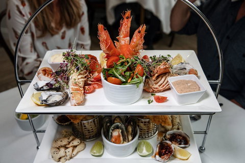 Deep Blue Hotel & Hot Springs - Accommodation Sydney 1