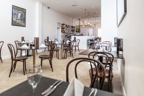 Deep Blue Hotel & Hot Springs - Accommodation Sydney 5