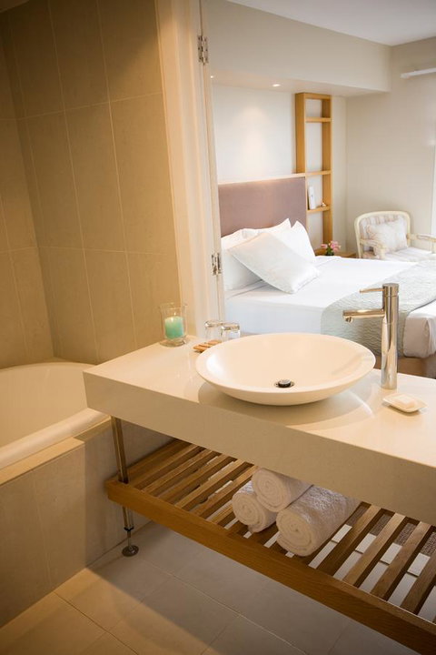 Deep Blue Hotel & Hot Springs - Accommodation Sydney 38