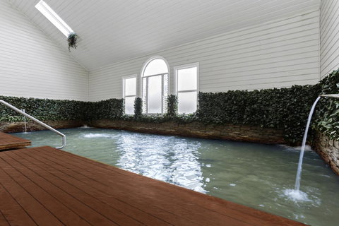 Deep Blue Hotel & Hot Springs - Accommodation Sydney 12