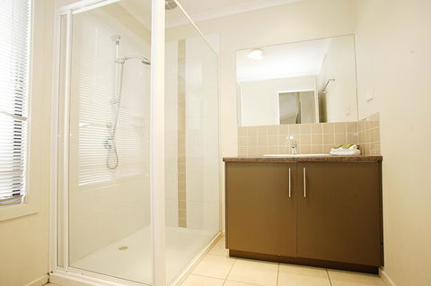 Discovery Parks - Geelong - Sydney 4u 20