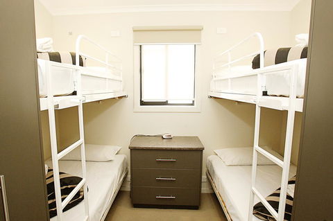 Discovery Parks - Geelong - Sydney 4u 32