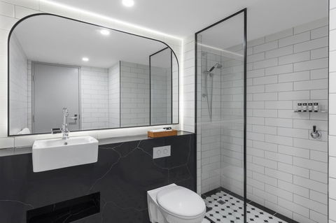 The Savoy Hotel On Little Collins Melbourne - Sydney 4u 17