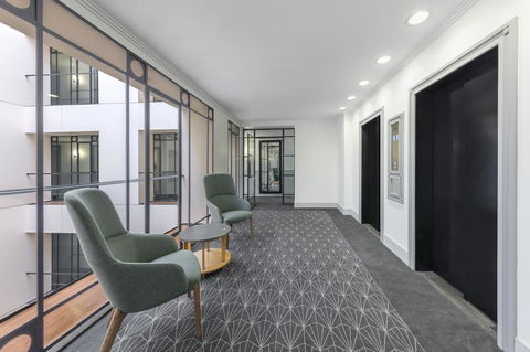The Savoy Hotel On Little Collins Melbourne - Sydney 4u 10