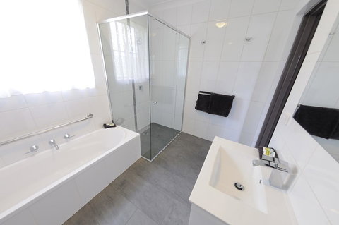 Greenvale Holiday Units - Accommodation Sydney 2