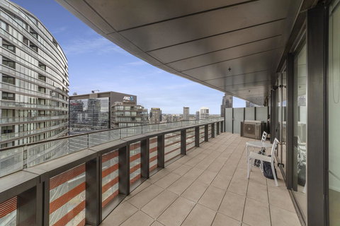 Best Views On Collins - Accommodation Sydney 20