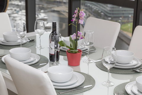 Best Views On Collins - Accommodation Sydney 9