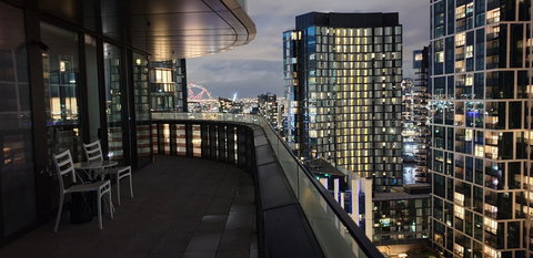 Best Views On Collins - Accommodation Sydney 24