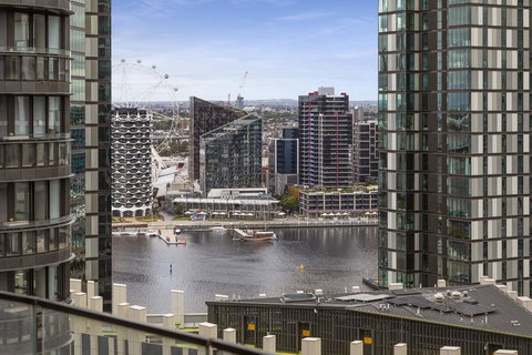 Best Views On Collins - Accommodation Sydney 17