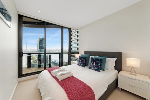 Best Views On Collins - Accommodation Sydney 12