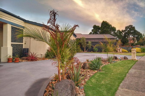 Waterfront Retreat - Sydney Resort 7