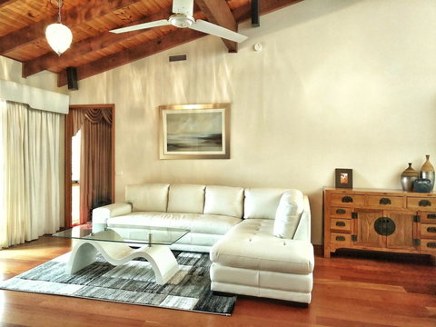 Waterfront Retreat - Sydney Resort 15