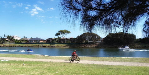 Waterfront Retreat - Sydney Resort 28